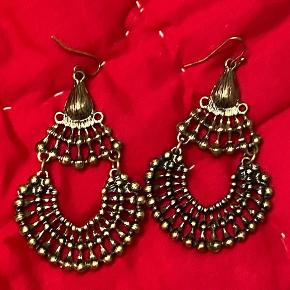 Beautiful bling dangle hook earrings - Picture 8 of 10